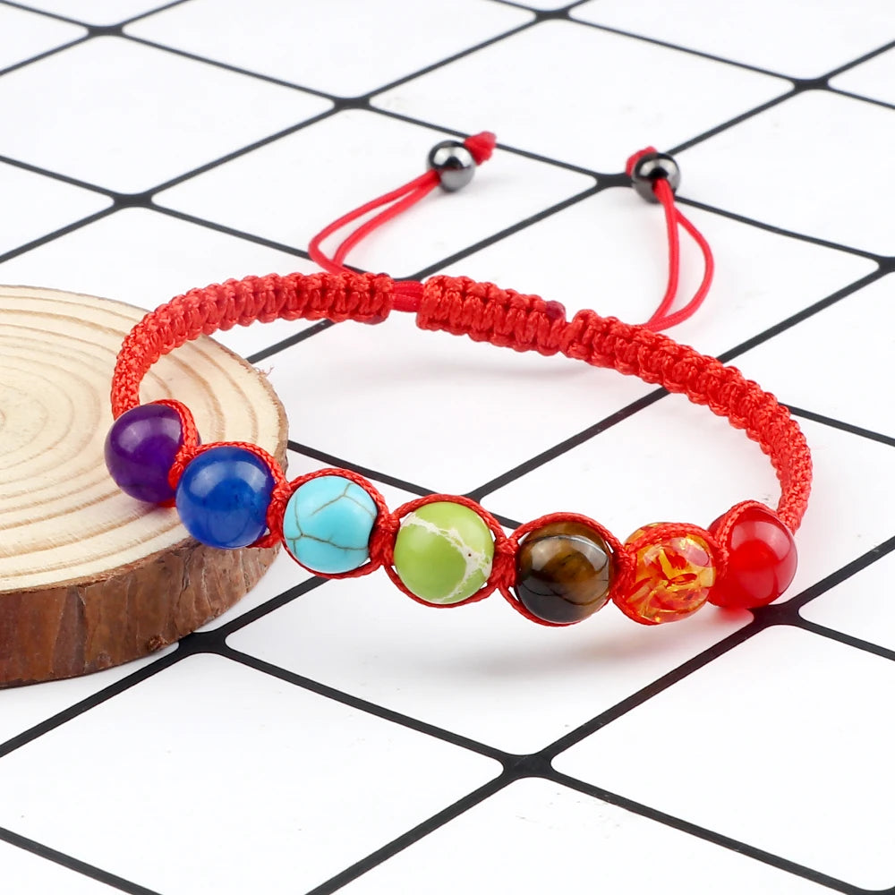 Chakra Armband handgemacht rot mit hintergrund