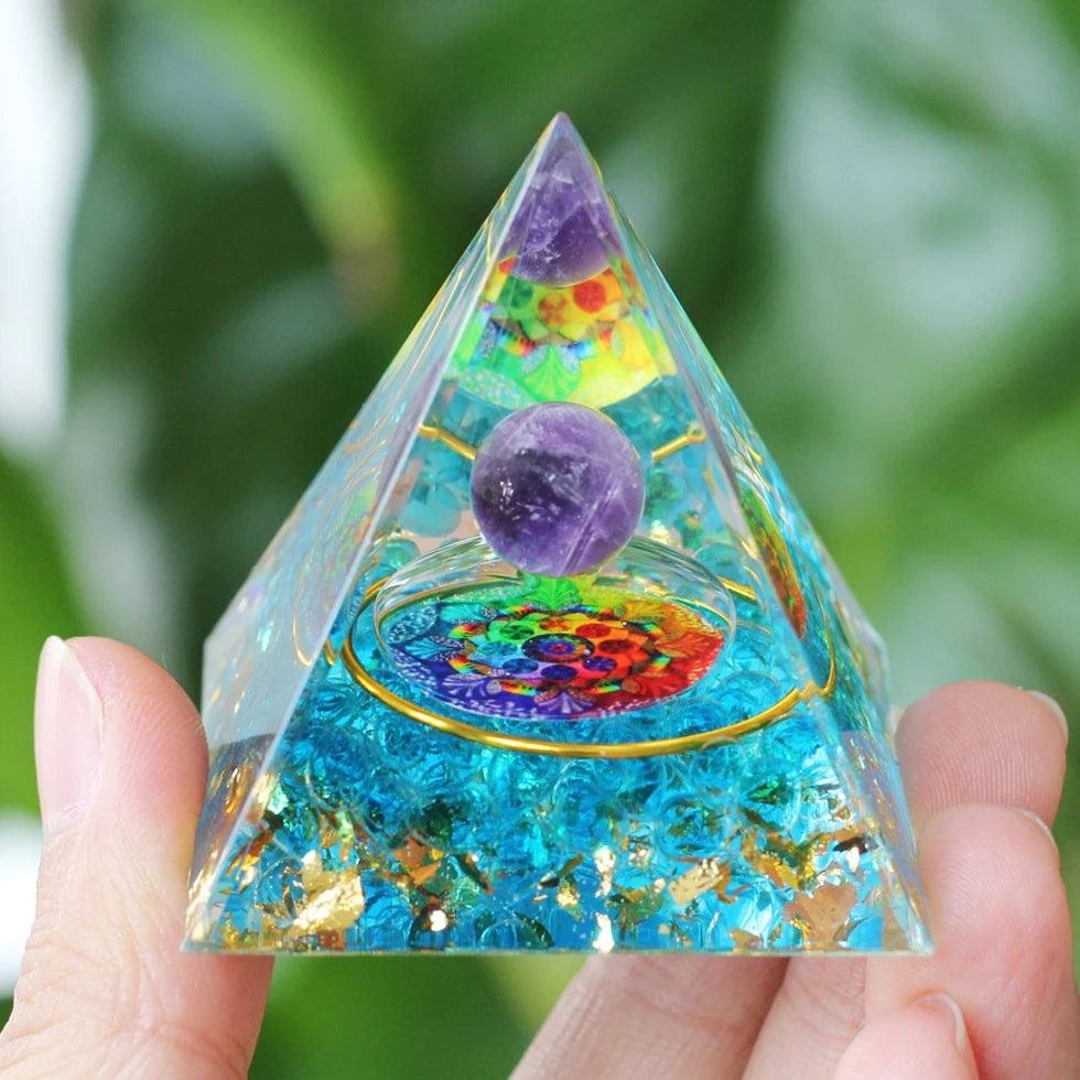 Chakra Pyramide in verschiedenen Farben Amethyst