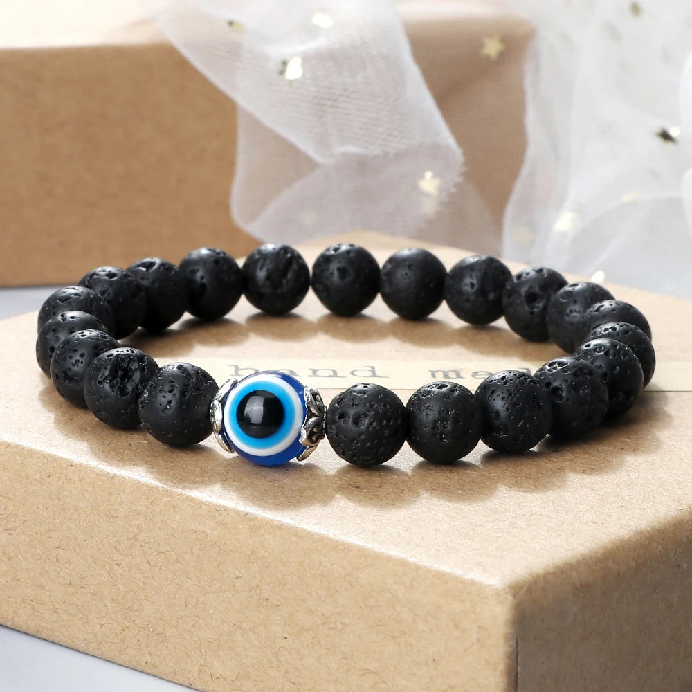 Elementerus Augen Armband Lavastein Nahaufnahme