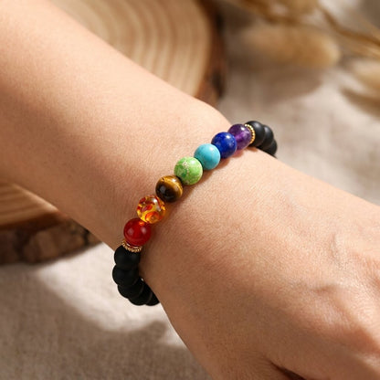Ayana Chakra Armband getragen