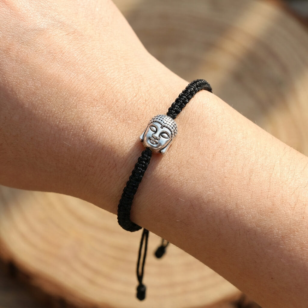 Bodhi Buddha Armband getragen