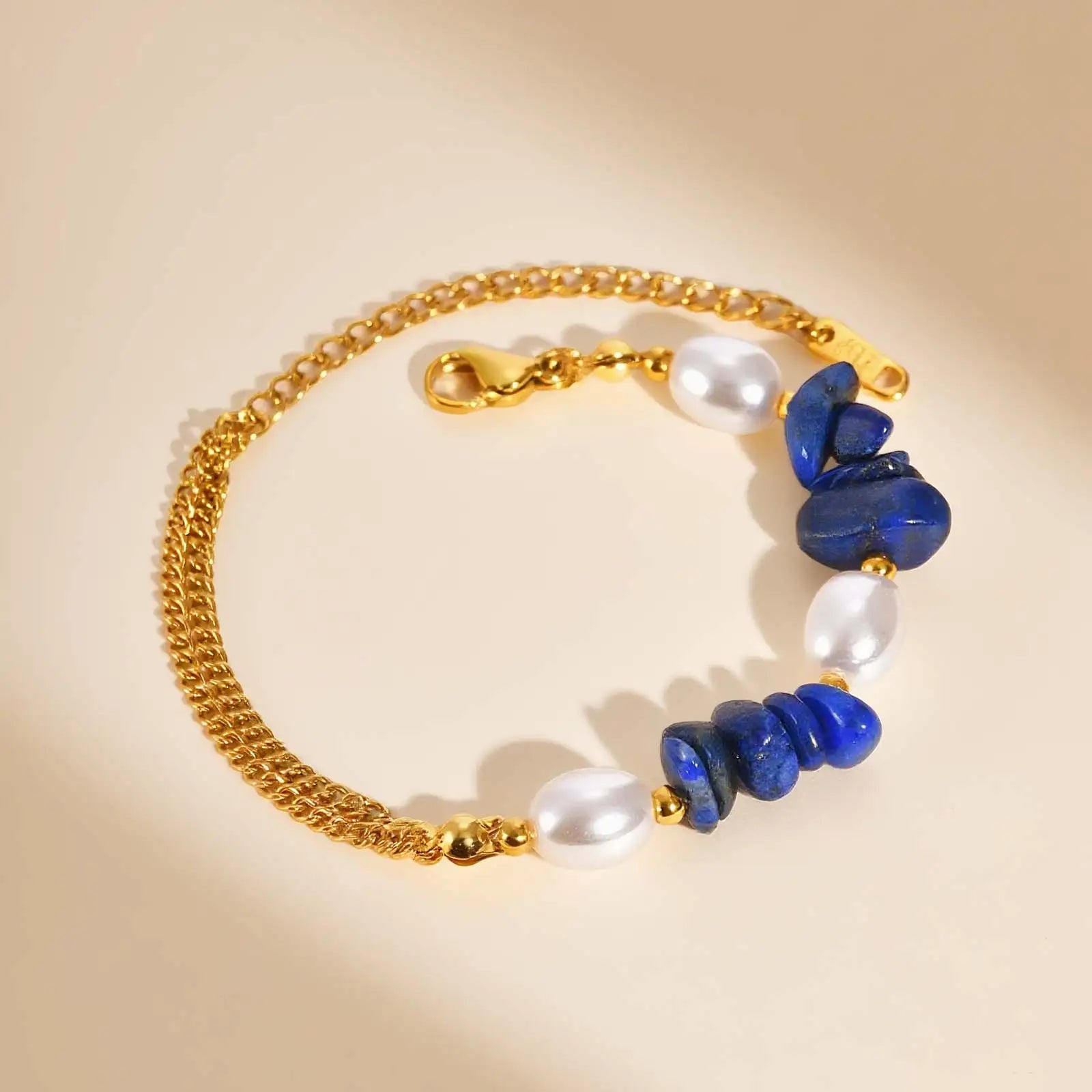 Lapislazuli Elegance Armband von oben