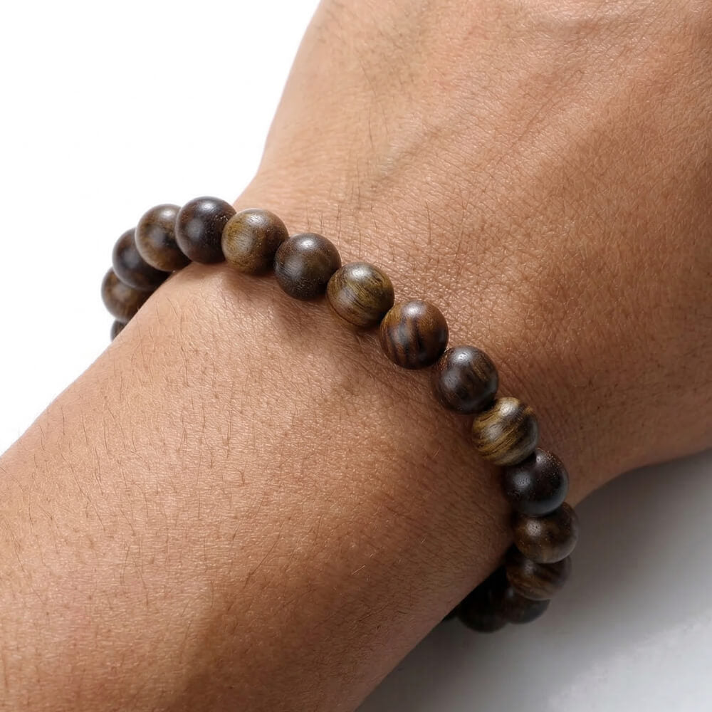 Schattenholz Armband getragen